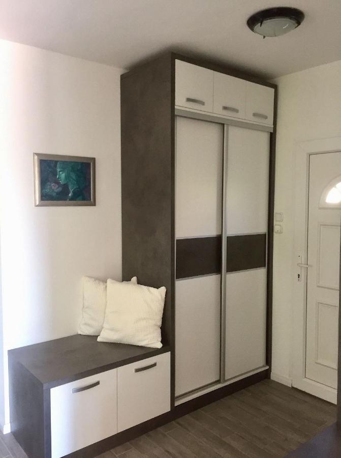Flair Apartmanház Eger Esterno foto