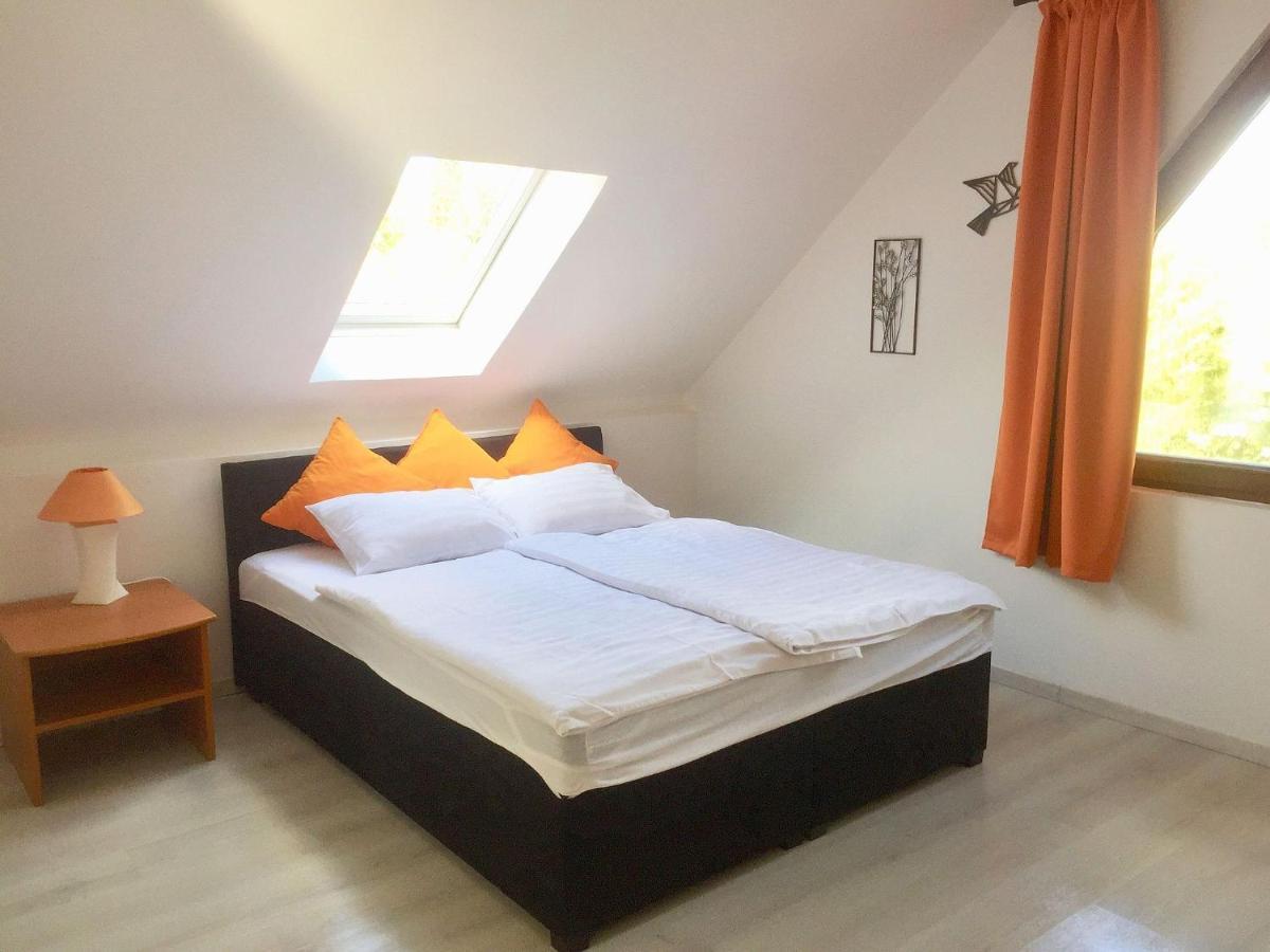 Flair Apartmanház Eger Esterno foto