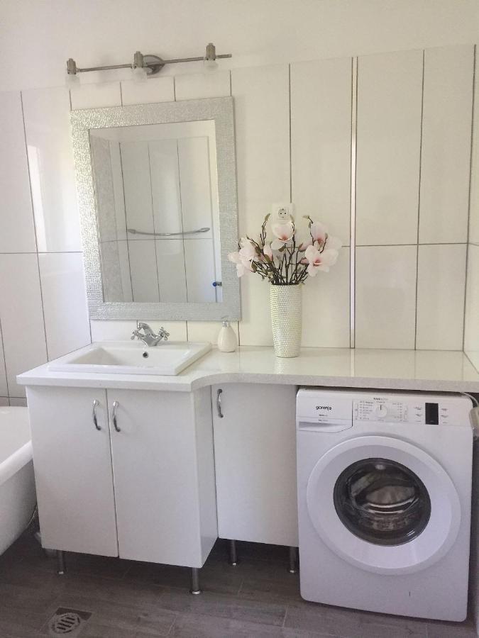 Flair Apartmanház Eger Esterno foto