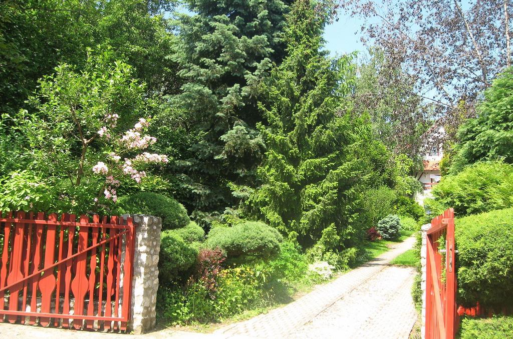 Flair Apartmanház Eger Esterno foto