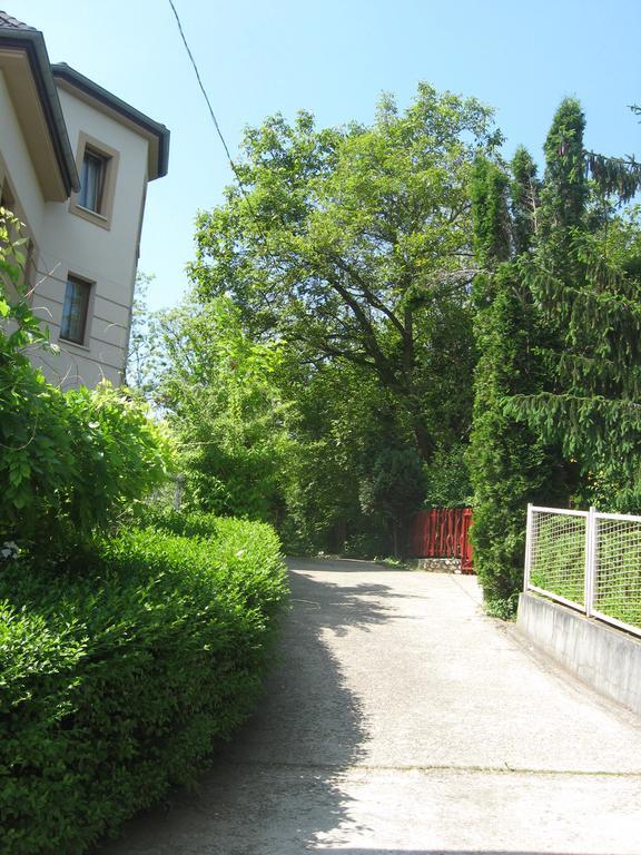 Flair Apartmanház Eger Esterno foto