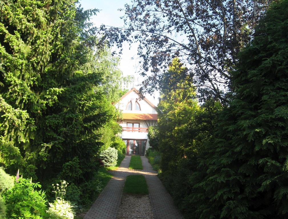 Flair Apartmanház Eger Esterno foto