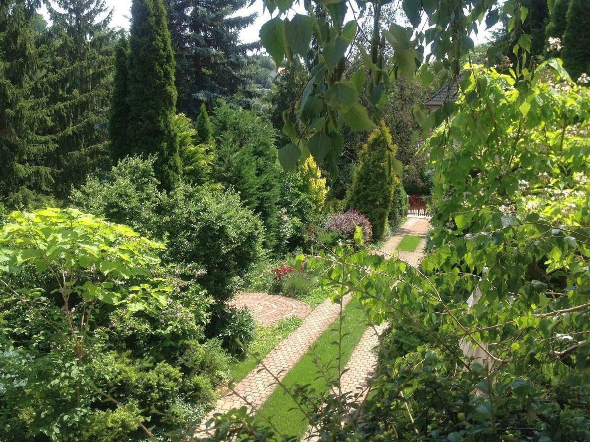 Flair Apartmanház Eger Esterno foto