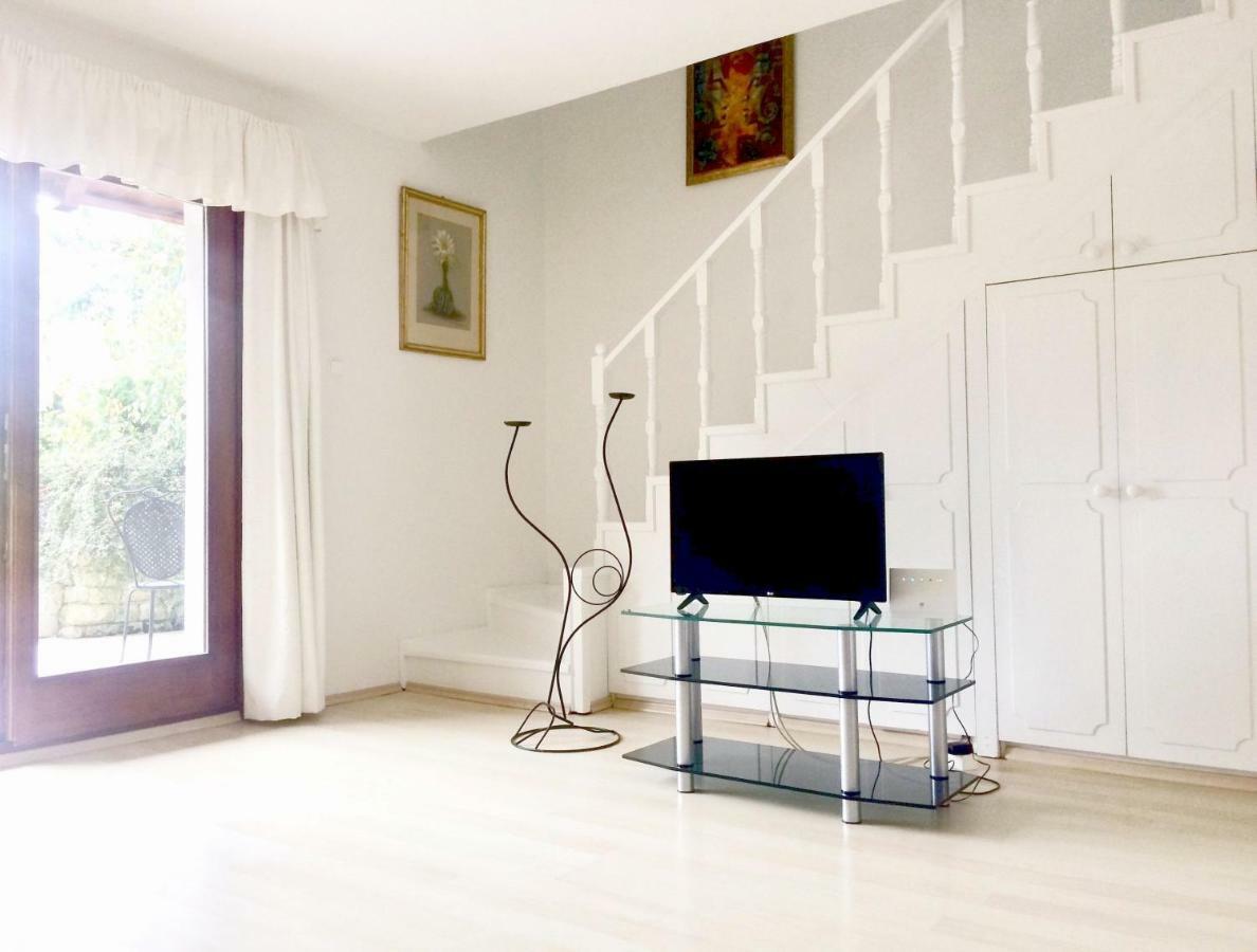 Flair Apartmanház Eger Esterno foto